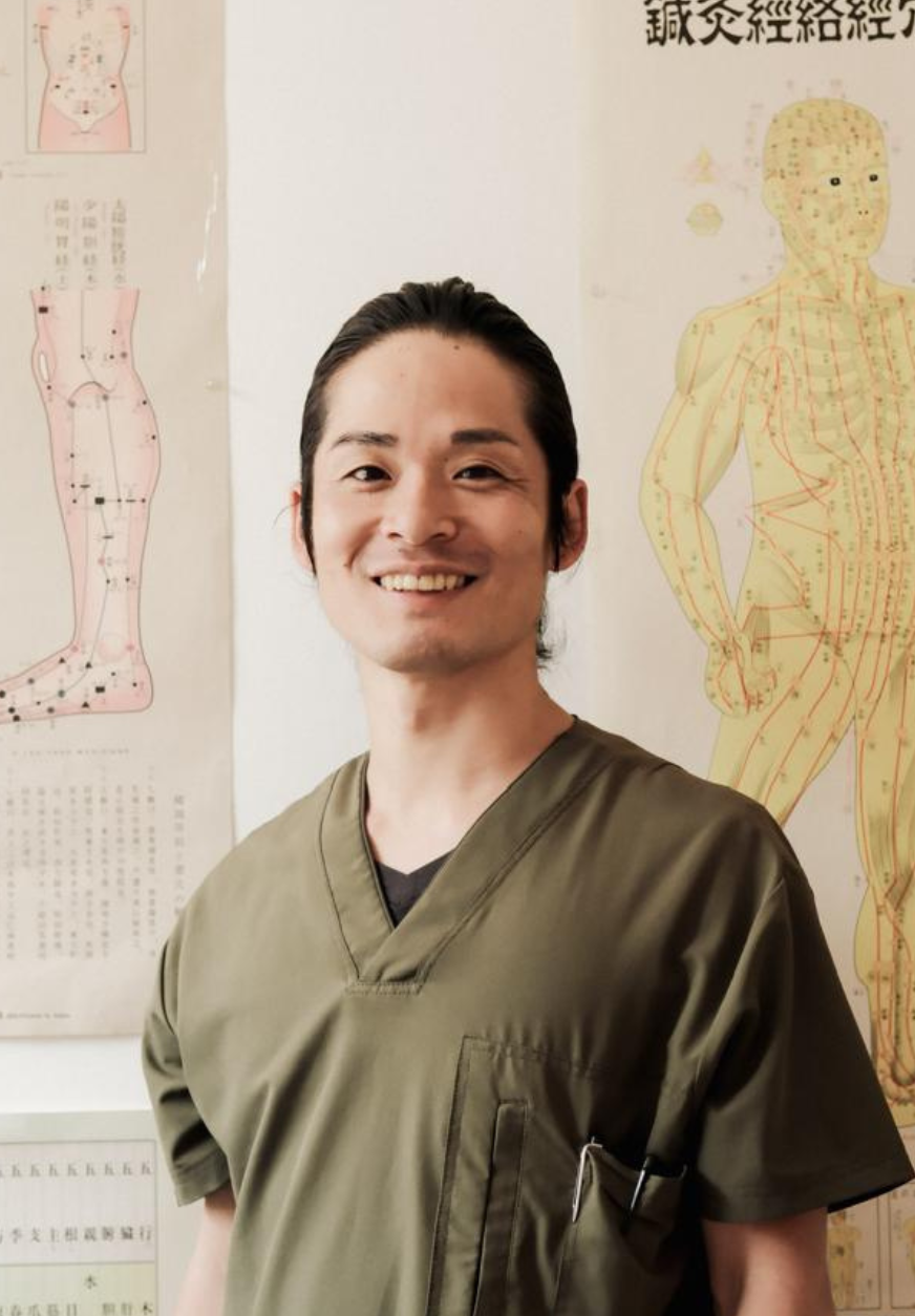 Yoshiki Kawashita, instructor de acupuntura japonesa